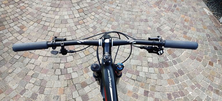 Used Specialized Stumpjumper FSR Expert Carbon 29 2016 Mountainbike — image 2 of 7