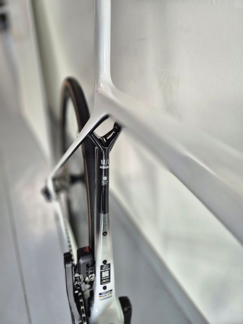 Treck Madone SL6 2025 Road & Gravel usato, Bianco — immagine 5 di 5