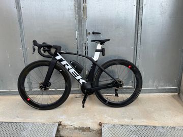 Used Trek madone Custom Shimano Dura Ace Di2 2021 Road & Gravel, Black — image 1 of 15