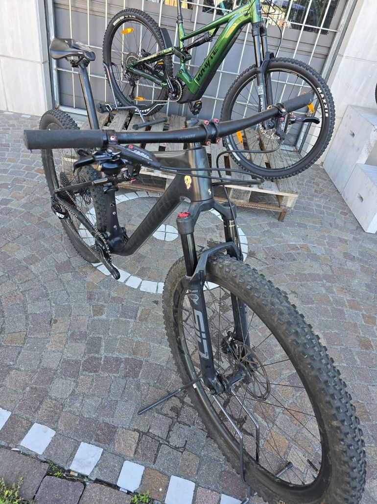 Used Specialized Epic Expert 2021 2021 Mountainbike — image 3 of 3