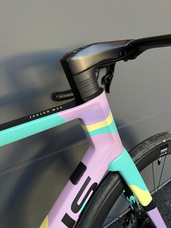 Used Focus IZALCO MAX DISC PARI 2022 2022 Road & Gravel — image 11 of 15