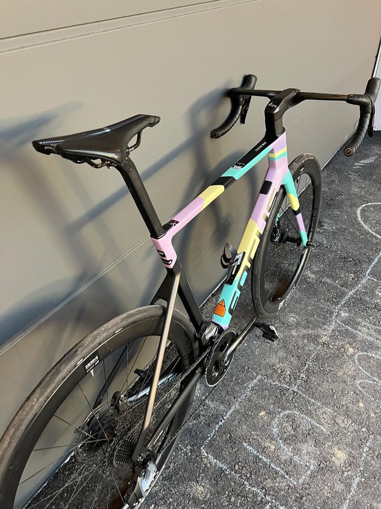 Used Focus IZALCO MAX DISC PARI 2022 2022 Road & Gravel — image 4 of 15