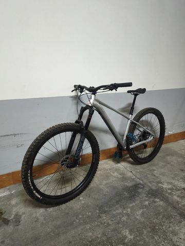 Used Custom Custom Shimano Deore 2026 Mountainbike, Light Gray — image 3 of 13