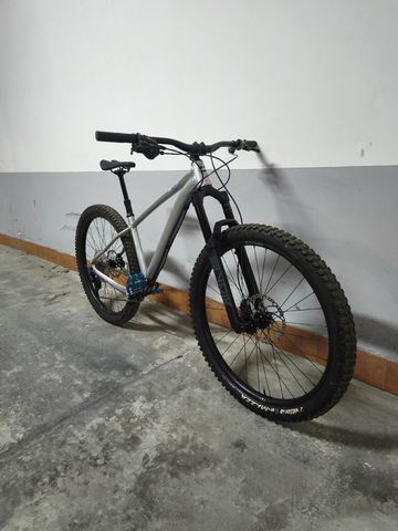 Used Custom Custom Shimano Deore 2026 Mountainbike, Light Gray — image 4 of 13