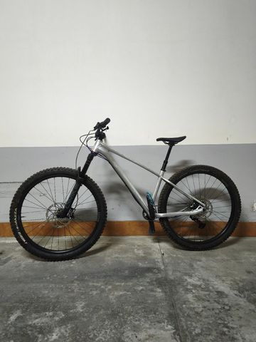 Used Custom Custom Shimano Deore 2026 Mountainbike, Light Gray — image 2 of 13