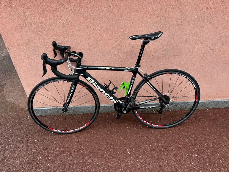 Used Bianchi Sempre Pro Ultegra 2014 2014 Road & Gravel, Black — image 1 of 9