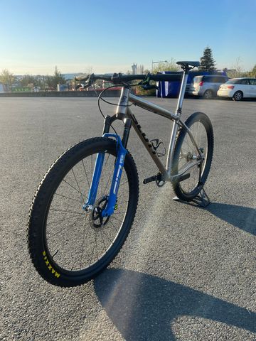 Used Sauvage Custom Single Speed / Fixed Gear 2021 Mountainbike, Light Gray — image 2 of 3