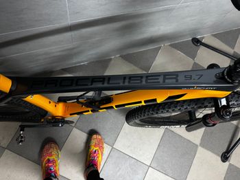 Used Trek Procaliber 9.7 2021 2021 Mountainbike, Orange, 29 — image 2 of 6