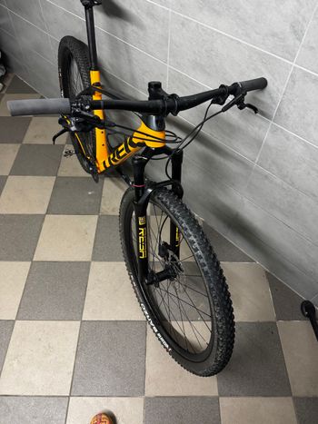 Used Trek Procaliber 9.7 2021 2021 Mountainbike, Orange, 29 — image 3 of 6