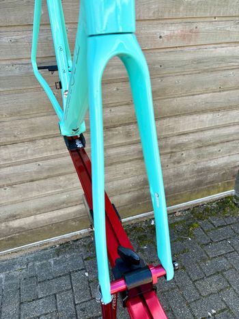 Used Bianchi Specialissima - Dura Ace Di2 2022 Frameset 2022 Road & Gravel — image 8 of 13