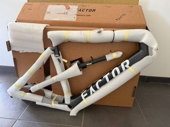 Factor, LS 2024 GUNMETAL Frameset