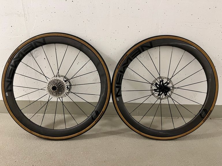 Used Scott Addict RC SRAM Red eTap AXS 2023 Road & Gravel, Black — image 2 of 9