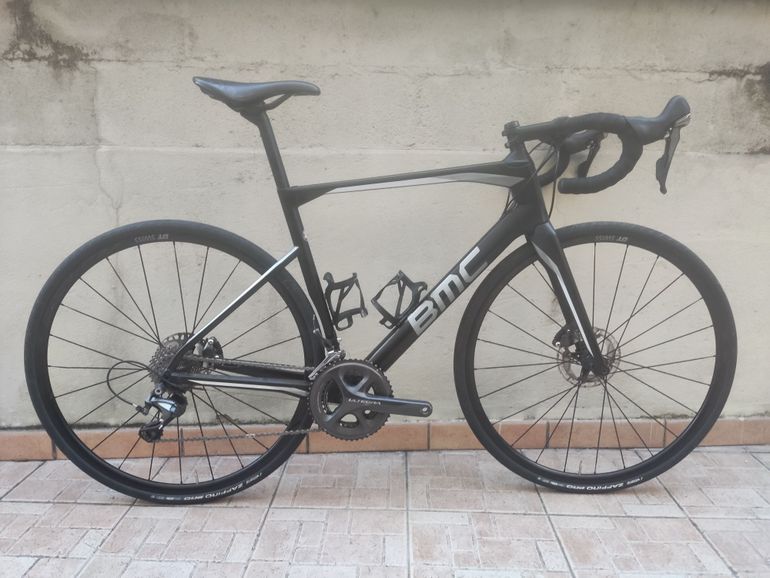 Used BMC Roadmachine 02 TWO 2018 2018 Road & Gravel, Black — image 1 of 11