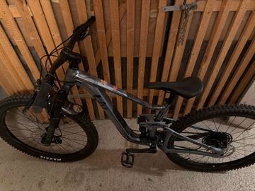 Liv Intrigue LT 2 2023 2023 Mountainbike d'occasion — image 2 sur 5