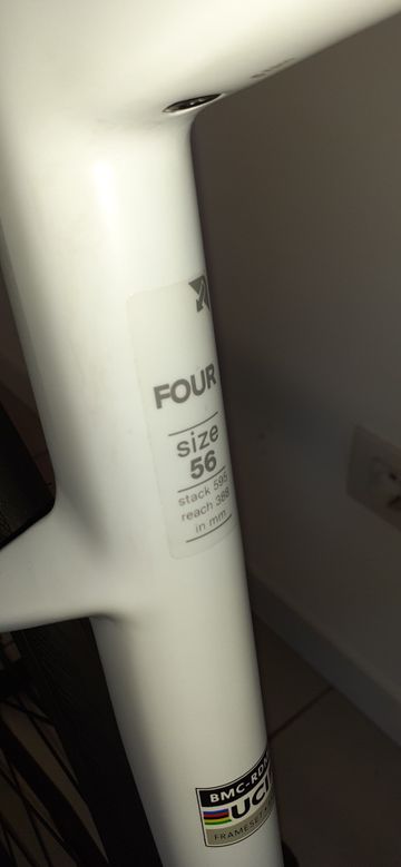 Used BMC Roadmachine FOUR 2024 2024 Road & Gravel, White — image 3 of 13