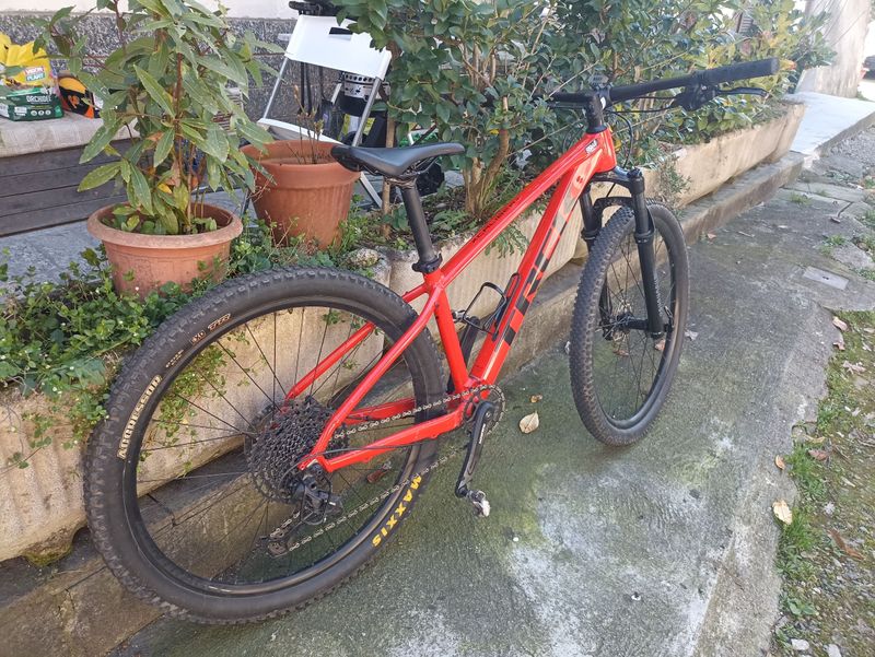 Used Trek X-Caliber 8 2018 2018 Mountainbike, Red, 27.5, 29 — image 3 of 22