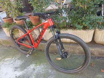 Used Trek X-Caliber 8 2018 2018 Mountainbike, Red, 27.5, 29 — image 2 of 22