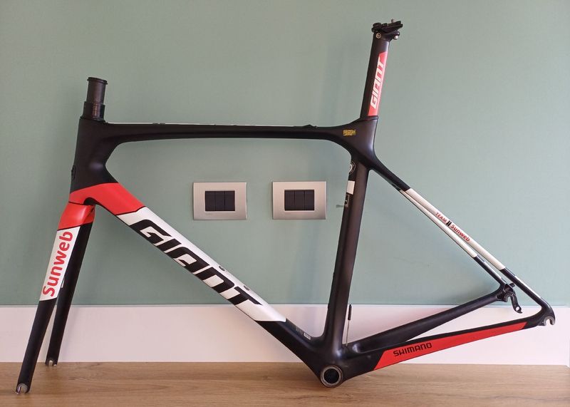 Käytetty Giant TCR Advanced Pro Team 2018 Frameset 2018 Road & Gravel — kuva 2 / 12