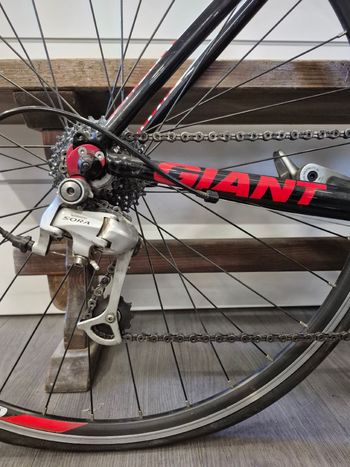 Used Giant Defy 3 2011 2011 Road & Gravel, Black — image 4 of 6