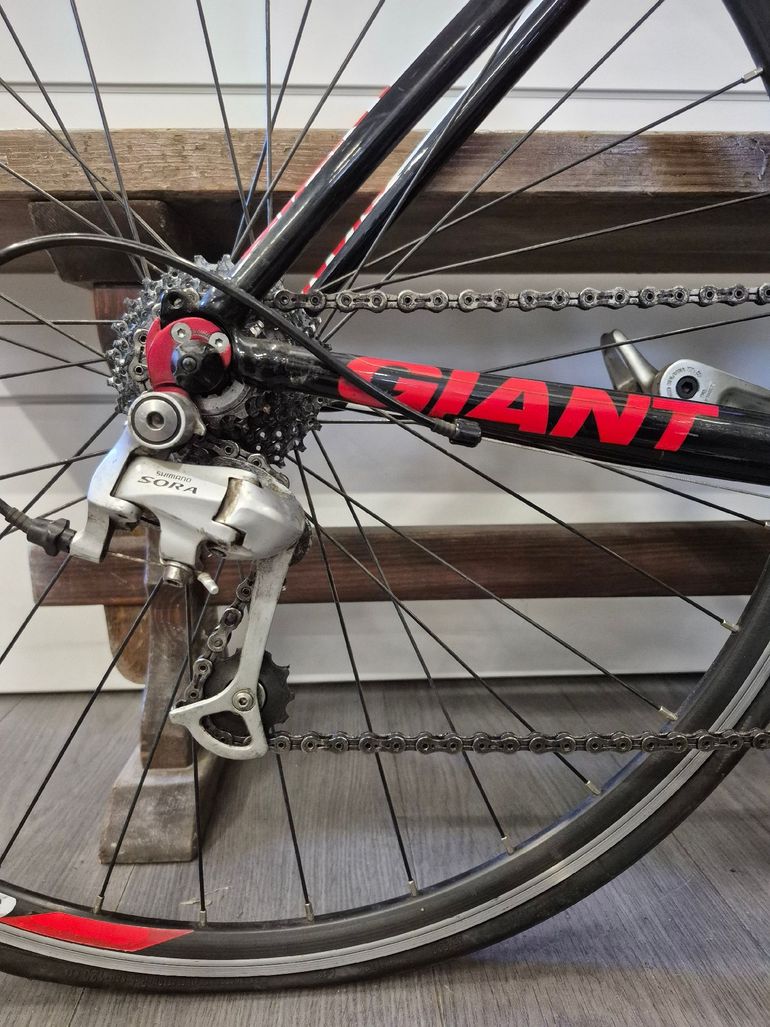 Used Giant Defy 3 2011 2011 Road & Gravel, Black — image 4 of 6