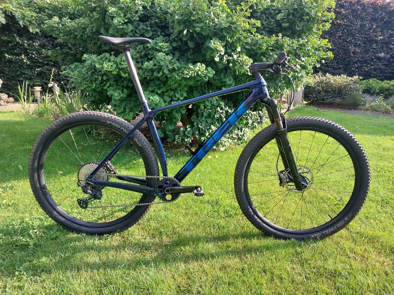 Gebrauchtes Trek Procaliber Shimano Deore XT 2024 Mountainbike, Blau, 29 — Bild 1 von 3