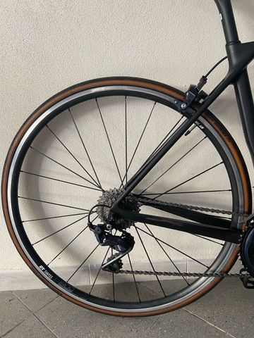 Used Canyon Ultimate CF SL 8 2022 2022 Road & Gravel, Black — image 4 of 11
