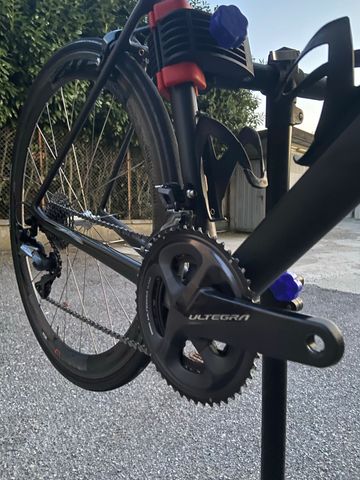 Canyon Ultimate CF SL 8 2022 2022 Road & Gravel de segunda mano, Negro — imagen 3 de 7