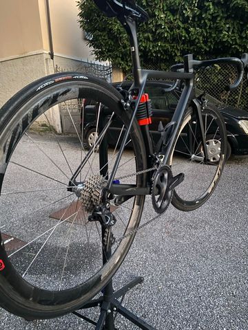 Canyon Ultimate CF SL 8 2022 2022 Road & Gravel de segunda mano, Negro — imagen 4 de 7