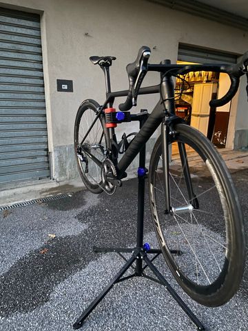 Canyon Ultimate CF SL 8 2022 2022 Road & Gravel de segunda mano, Negro — imagen 2 de 7