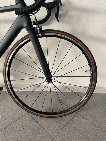 Used Canyon Ultimate CF SL 8 2022 2022 Road & Gravel, Black — image 2 of 11