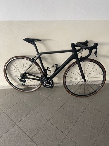 Used Canyon Ultimate CF SL 8 2022 2022 Road & Gravel, Black — image 1 of 11