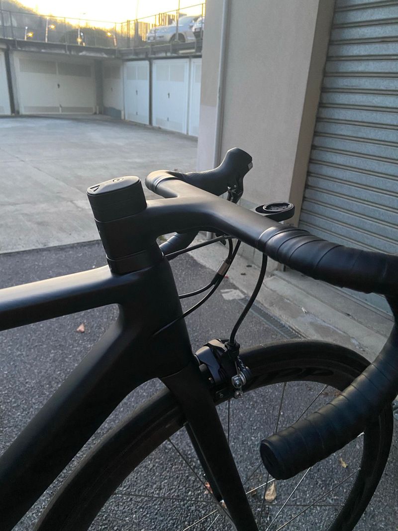 Canyon Ultimate CF SL 8 2022 2022 Road & Gravel de segunda mano, Negro — imagen 5 de 7