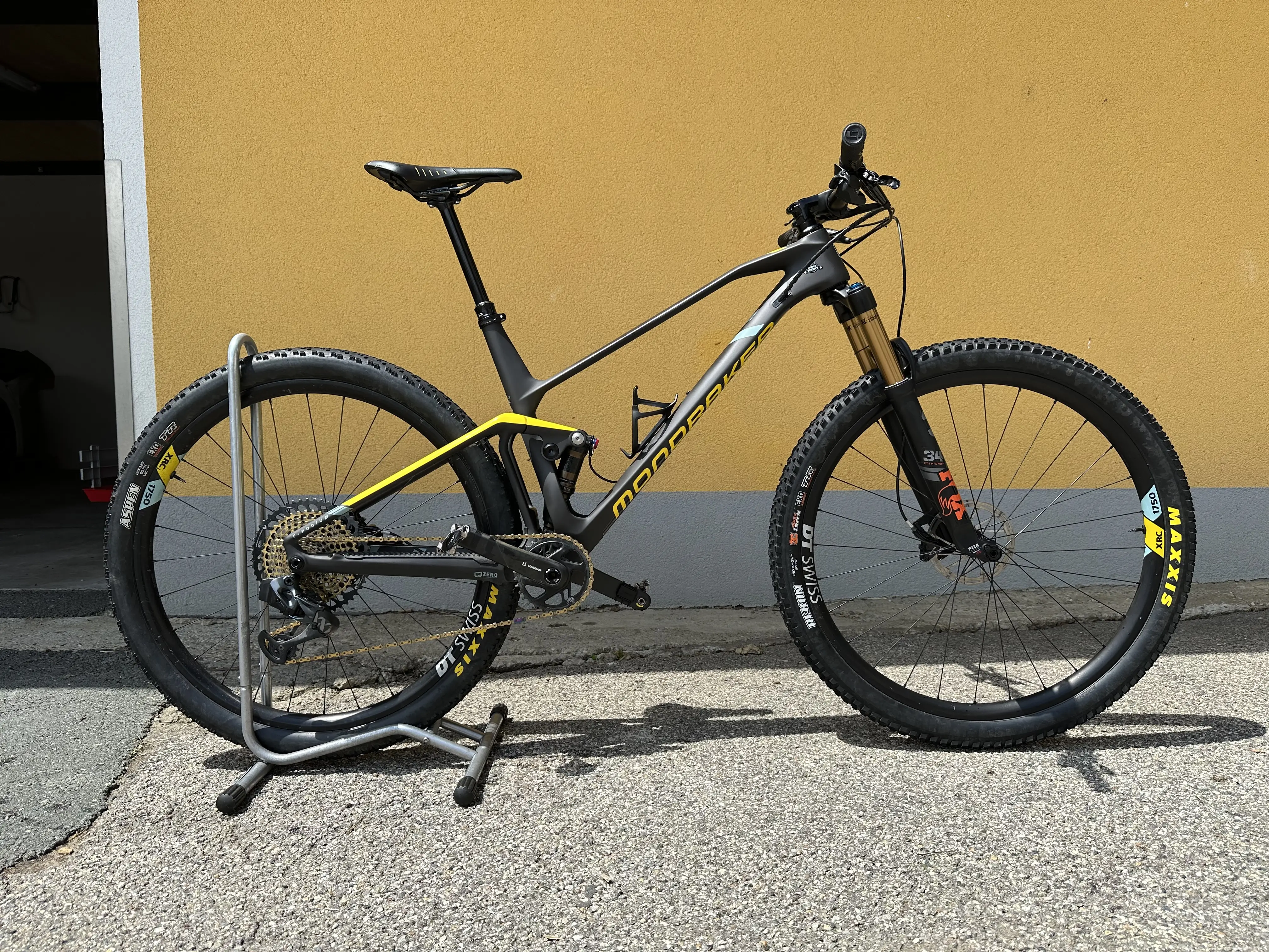 Mondraker F Podium Carbon R used in L buycycle