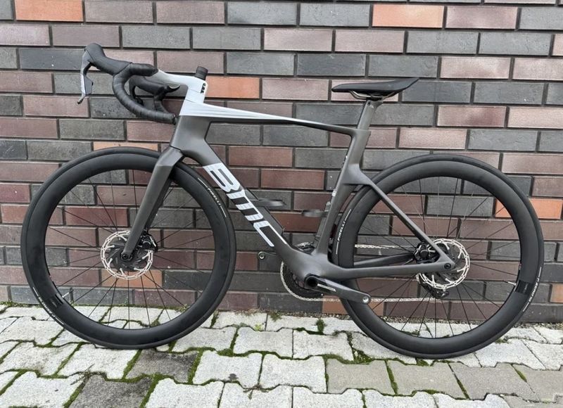 Used BMC Roadmachine SRAM Force eTap AXS 2024 Road & Gravel, Light Gray — image 2 of 3
