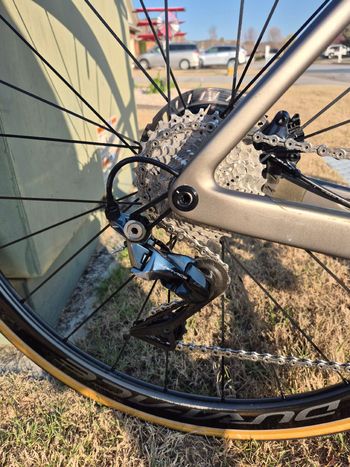 Used Scott Addict RC 10 2020 2020 Road & Gravel, Light Gray — image 4 of 6