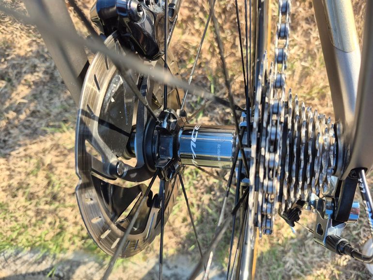 Used Scott Addict RC 10 2020 2020 Road & Gravel, Light Gray — image 5 of 6