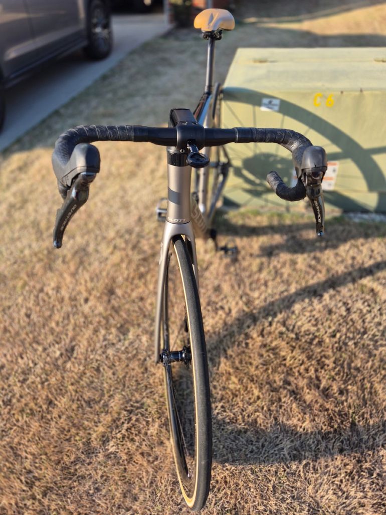 Used Scott Addict RC 10 2020 2020 Road & Gravel, Light Gray — image 2 of 6
