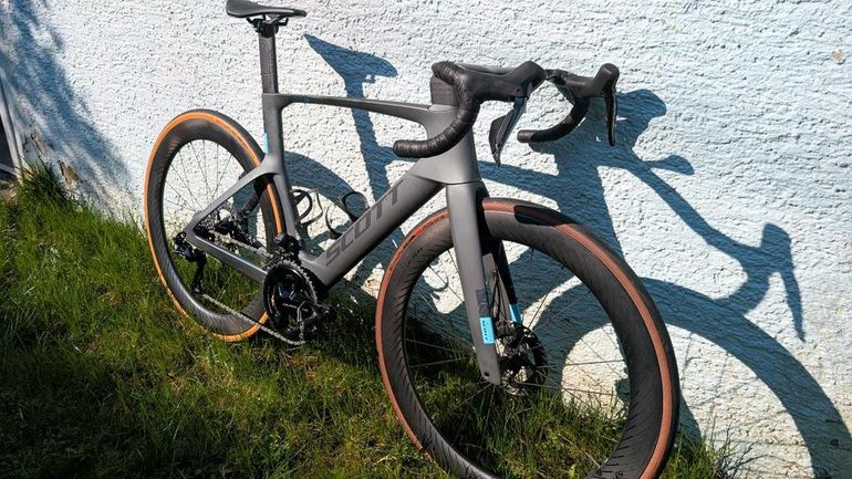 Scott Foil Shimano Dura Ace Di2 2025 Road & Gravel d'occasion — image 2 sur 13