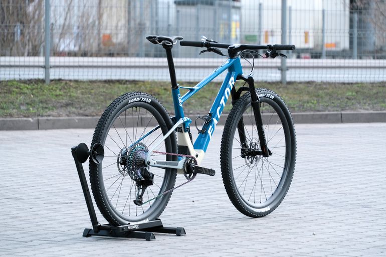 Used Factor LANDO SRAM XX1 Eagle AXS 2023 Mountainbike, Blau — image 5 of 33