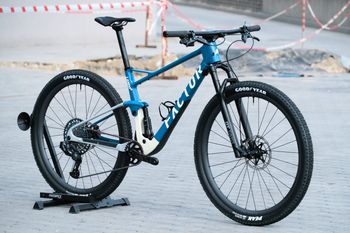 Used Factor LANDO SRAM XX1 Eagle AXS 2023 Mountainbike, Blau — image 8 of 33