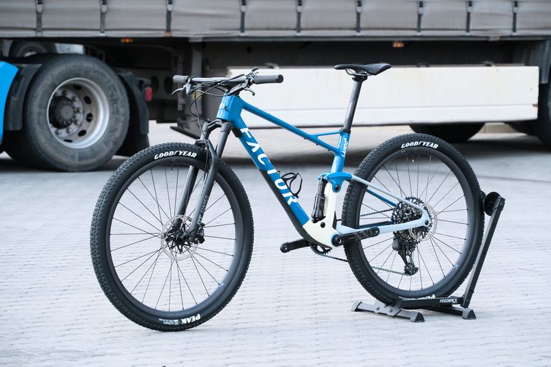 Used Factor LANDO SRAM XX1 Eagle AXS 2023 Mountainbike, Blue — image 11 of 33