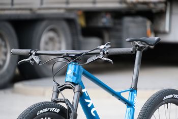 Used Factor LANDO SRAM XX1 Eagle AXS 2023 Mountainbike, Blau — image 29 of 33