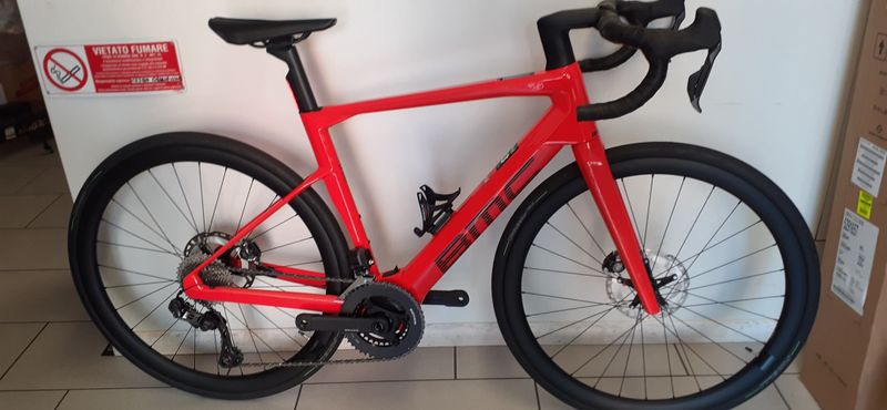 Käytetty BMC Roadmachine 01 AMP TWO 2024 2024 Road & Gravel
