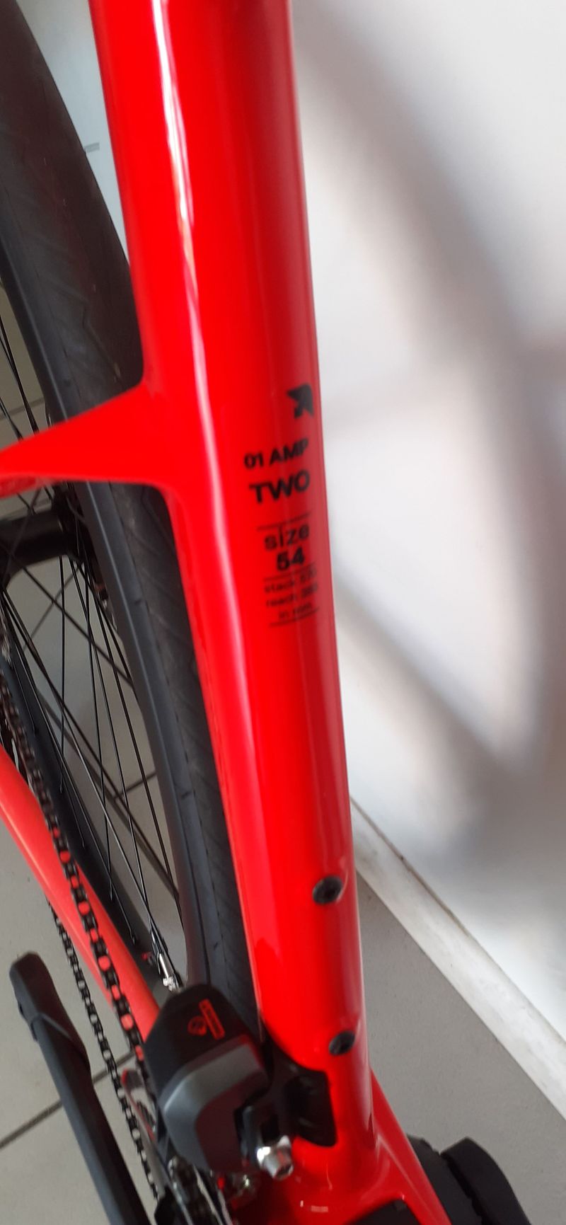 Used BMC Roadmachine 01 AMP TWO 2024 2024 Road & Gravel, Red — image 9 of 9