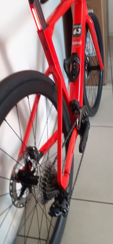 Used BMC Roadmachine 01 AMP TWO 2024 2024 Road & Gravel, Red — image 3 of 9