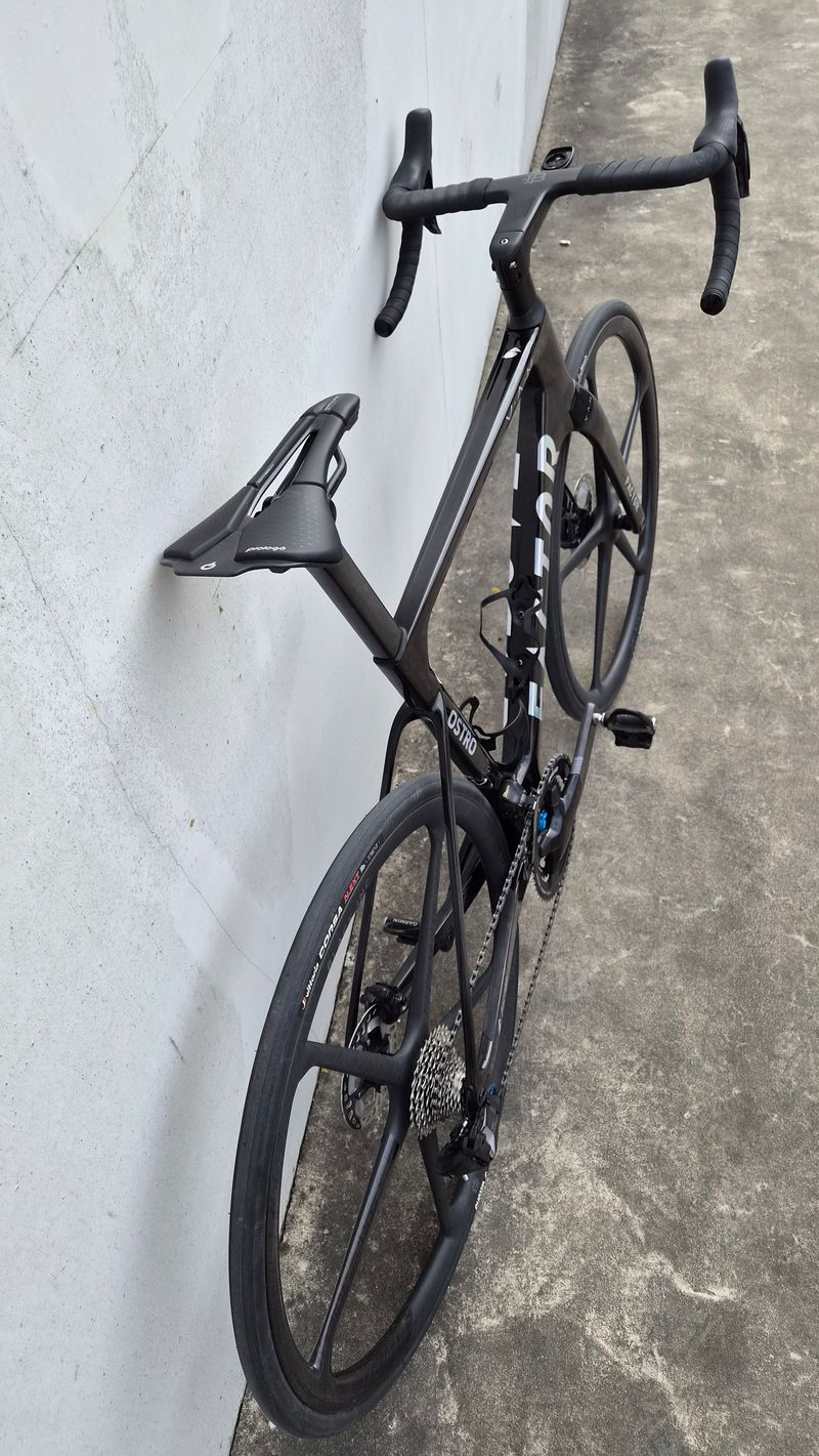 Used Factor Ostro VAM Custom 2024 Road & Gravel, Black — image 4 of 5