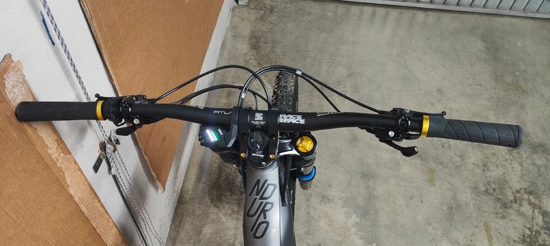 Haibike Nduro 8 Freeride 2024 2024 Mountainbike usato, Grigio chiaro — immagine 6 di 20