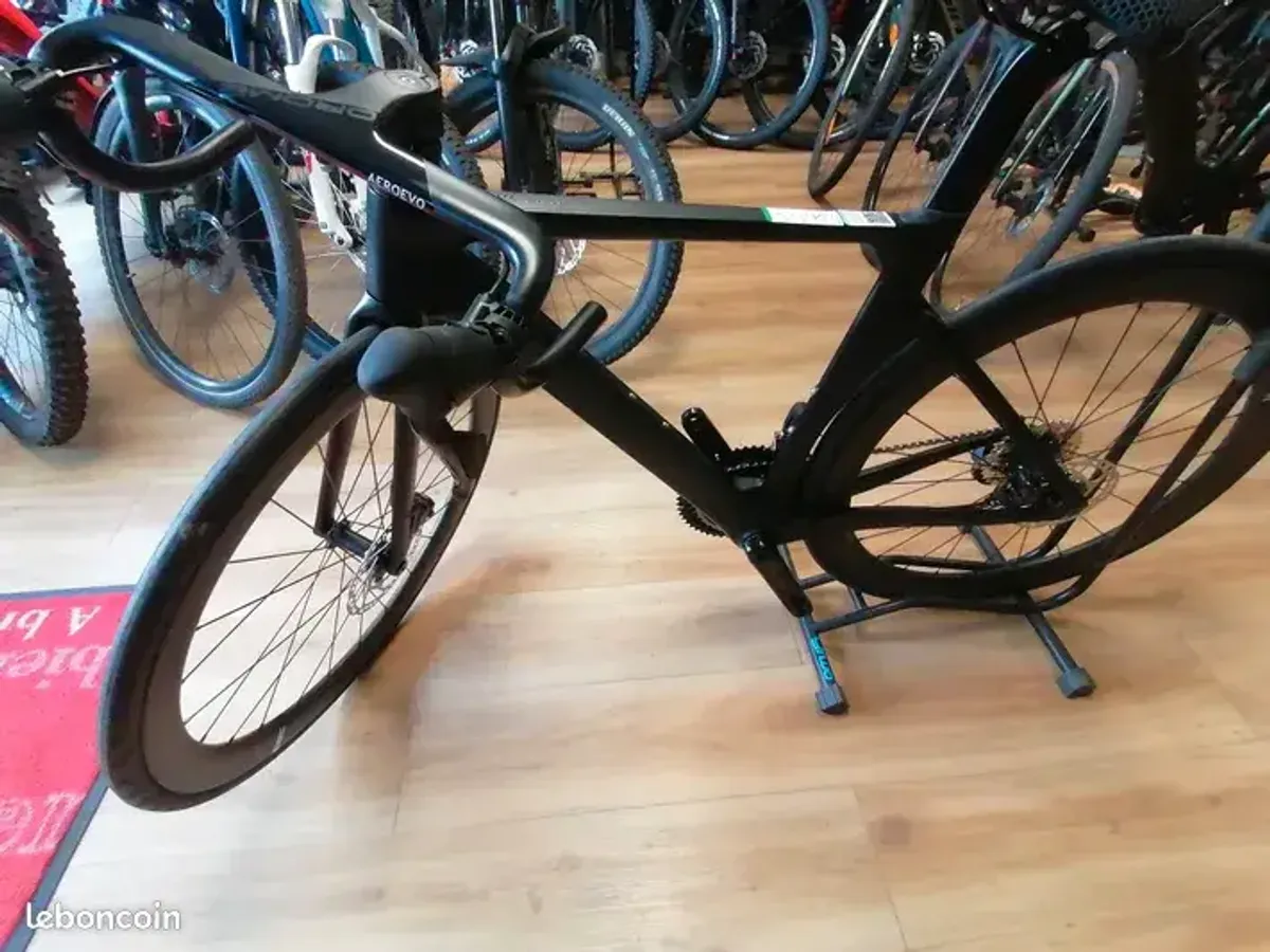 Elves Falath Pro 105 Di2 | buycycle