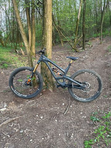 Brugt YT Industries CAPRA 27 CF Pro Race 2019 2019 Mountainbike — billede 2 af 6