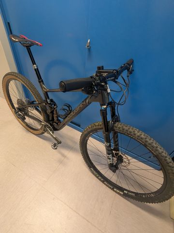 Gebrauchtes Lee Cougan Crossfire 428 2021 2021 Mountainbike, Schwarz — Bild 2 von 4